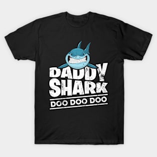 Daddy Shark Fathers Day Gift to Husband Dad From Wife Son Daughter T-Shirt